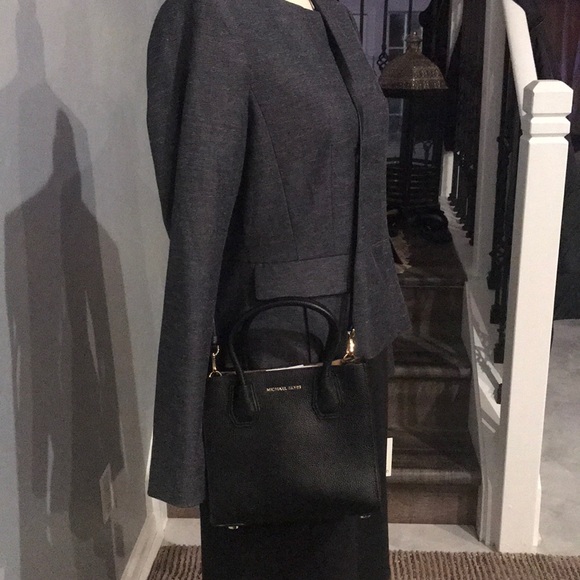 MICHAEL KORS Mercer MD Pebbled Leather Accordion - Picture 3 of 5